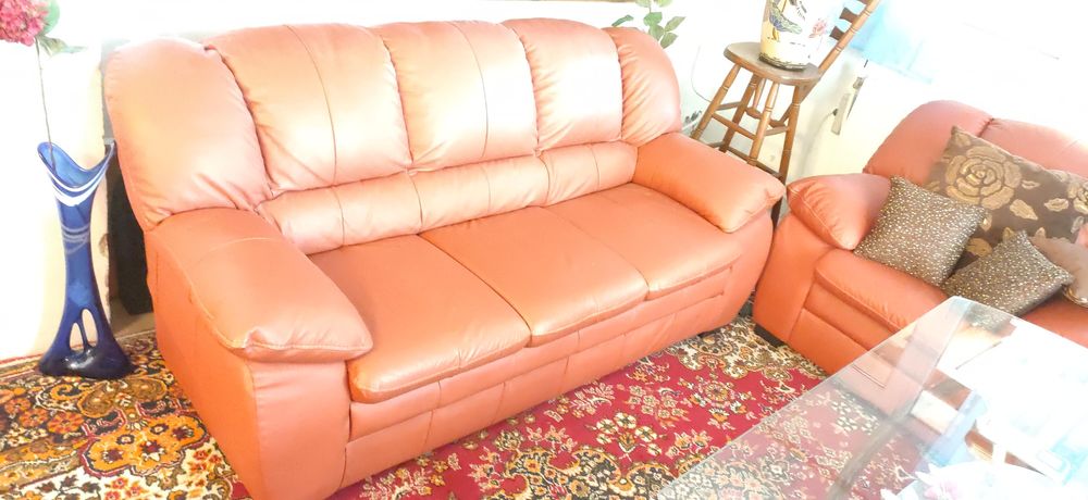 Прекрасна кожена гарнитура