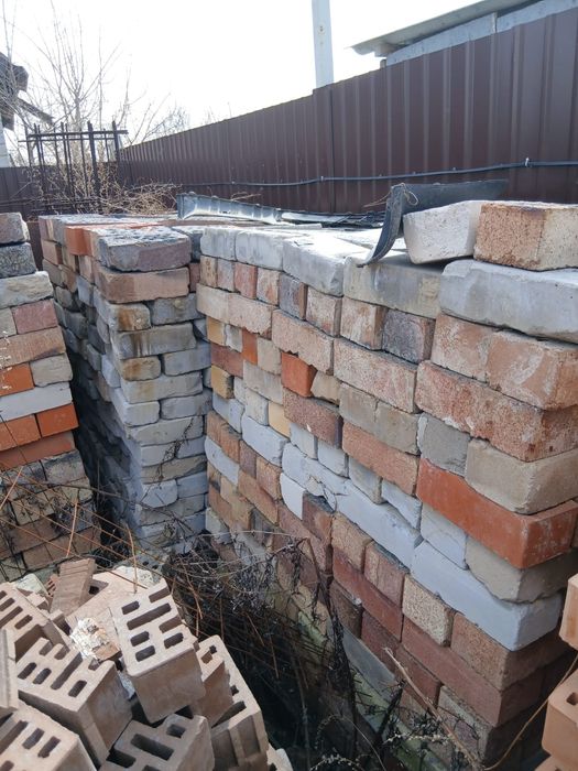 Продам кирпич б/у