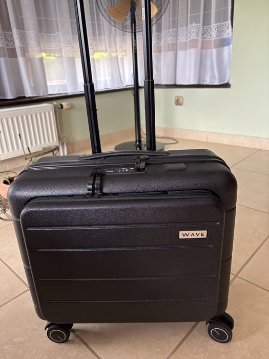 Geanta troler de zbor/cabina, Hard case, aproape noua, folosita la doar 2 zboruri