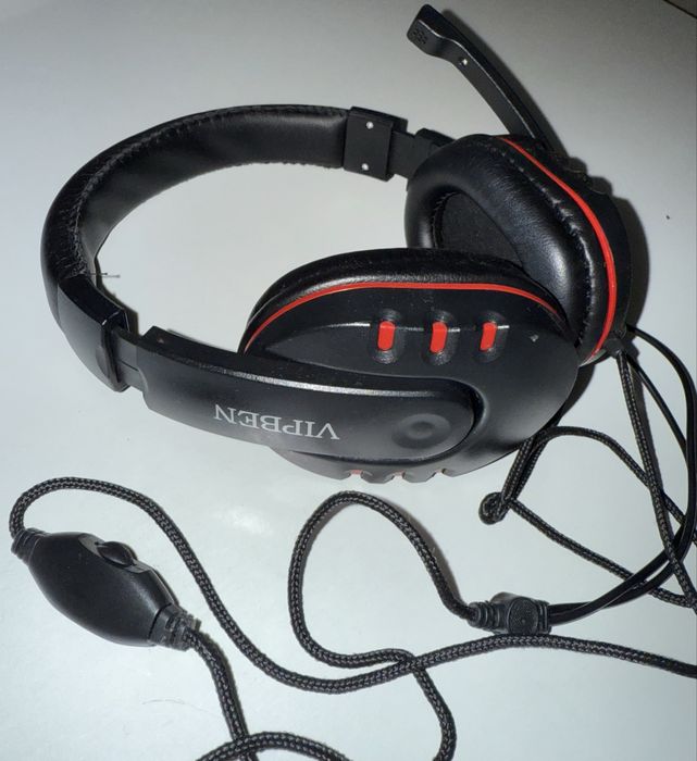 Наушники новые с микрофоном