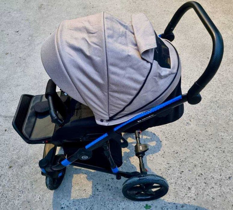 Детская коляска 3 в 1