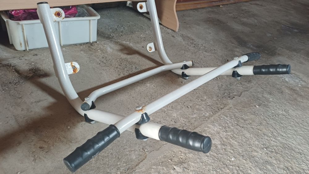 Продается Турник на стены