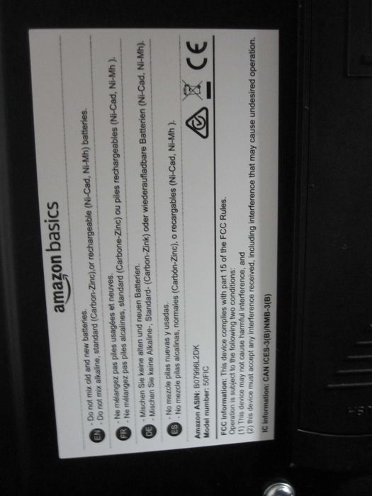 Seif electronic biometric cu amprentă Amazon Basics - 50 L, negru