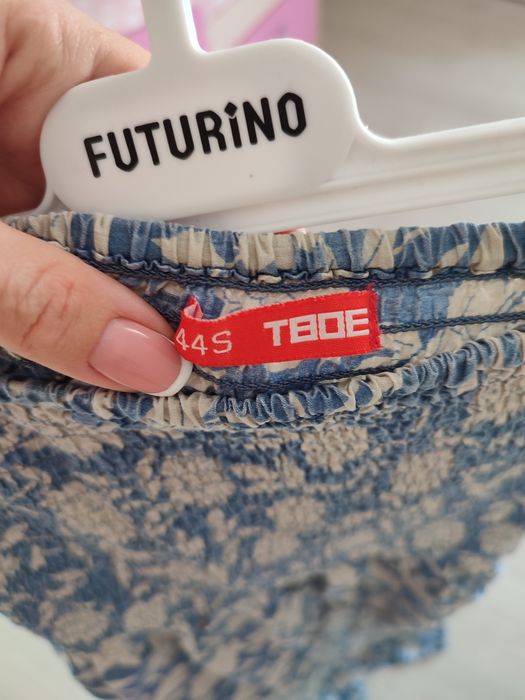 Продам платья все за 2000