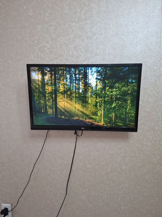 Продам телевизор + приставку smart TV