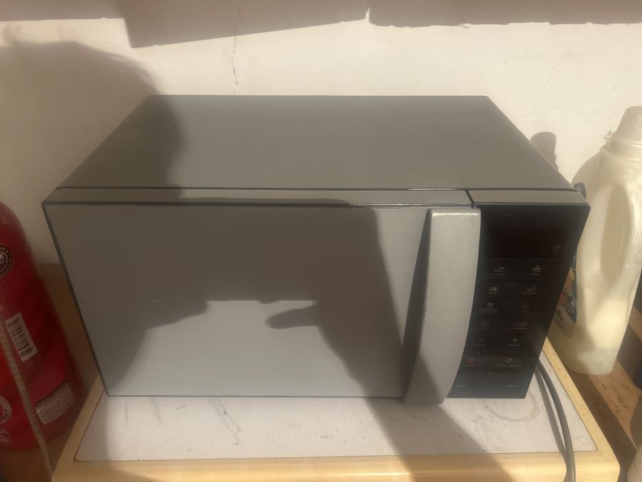 Микроволновка продам