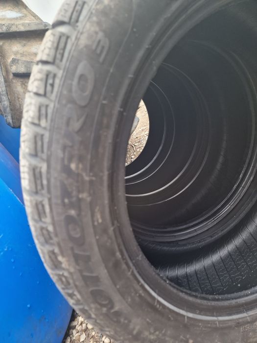 Anvelope 215/55R17 marca Pirelli, M+S, 6.5 mm