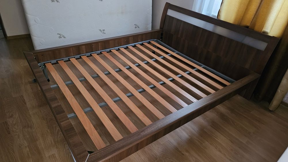 Vand Pat pentru dormitor