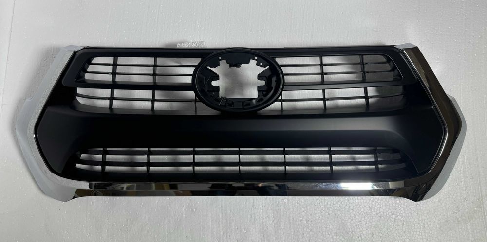 Решетки радиатора Toyota Hilux