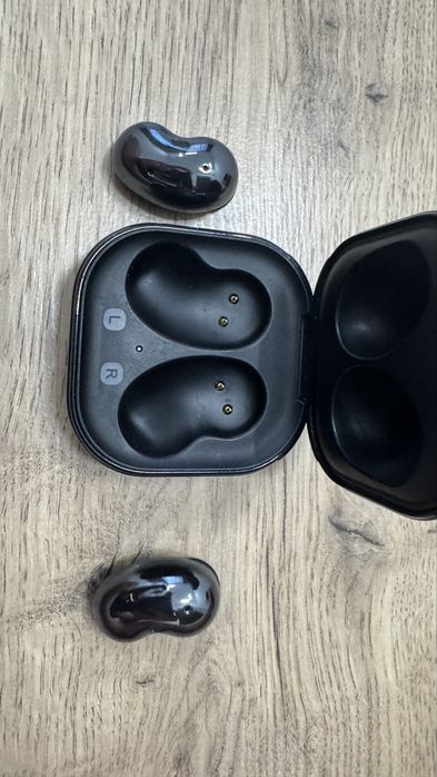 Galaxy buds live2 оригинал