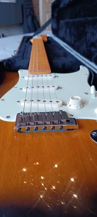 American Deluxe Stratocaster® “V” Neck (2004-2010)