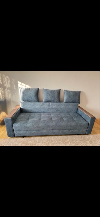 Диван продаю срочно