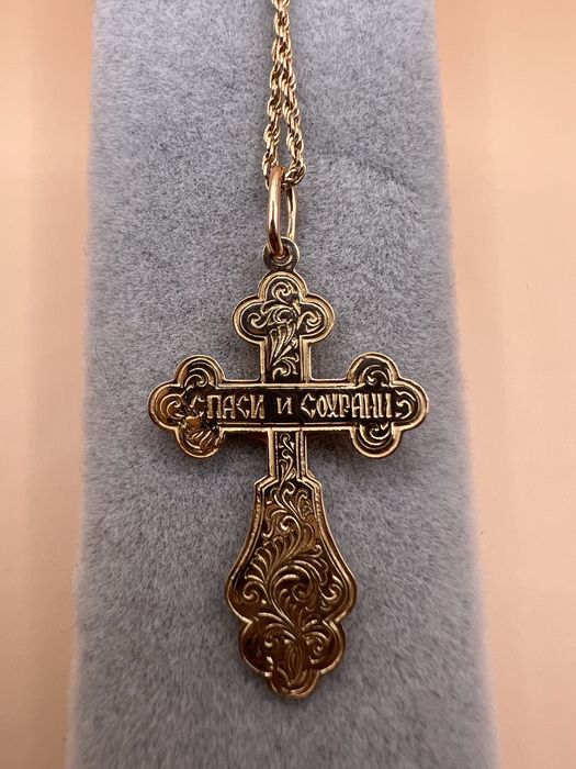 Продам золотой крестик.