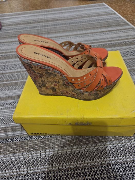 Летние босоножки