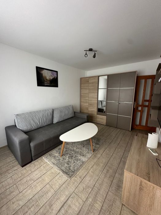 Inchiriez garsoniera