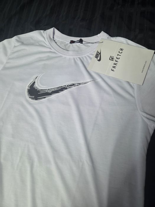 tricou nou nike cu eticheta