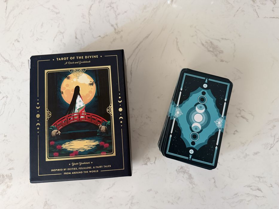 Fac citiri in tarot