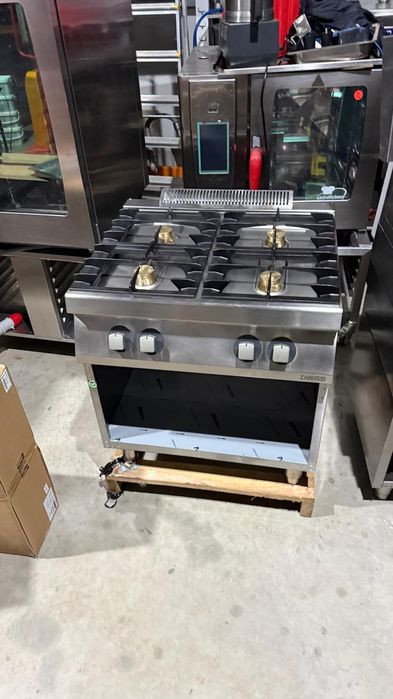 Mașina de gătit aragaz Zanussi profesional 4 focuri ca noua +Mareno 4F