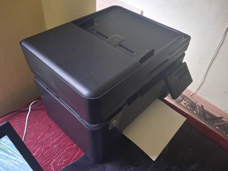 Imprimanta Multifunctionala HP Laser MFP 127fn si cartuse