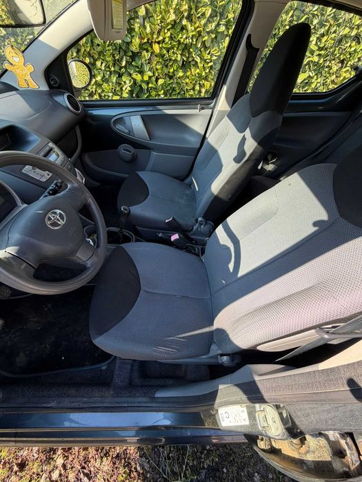 Toyota Aygo AB1 benzina, 5 uși, 2006 – economică, ideală pentru oraș