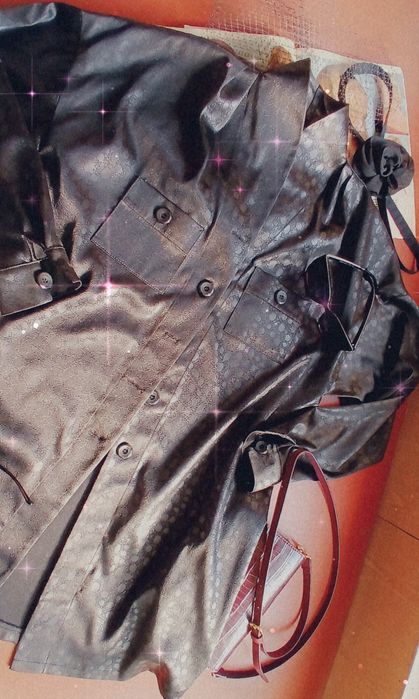 Элегантная блузка из шелковистой ткани.размер 40.рост 165-168 см.