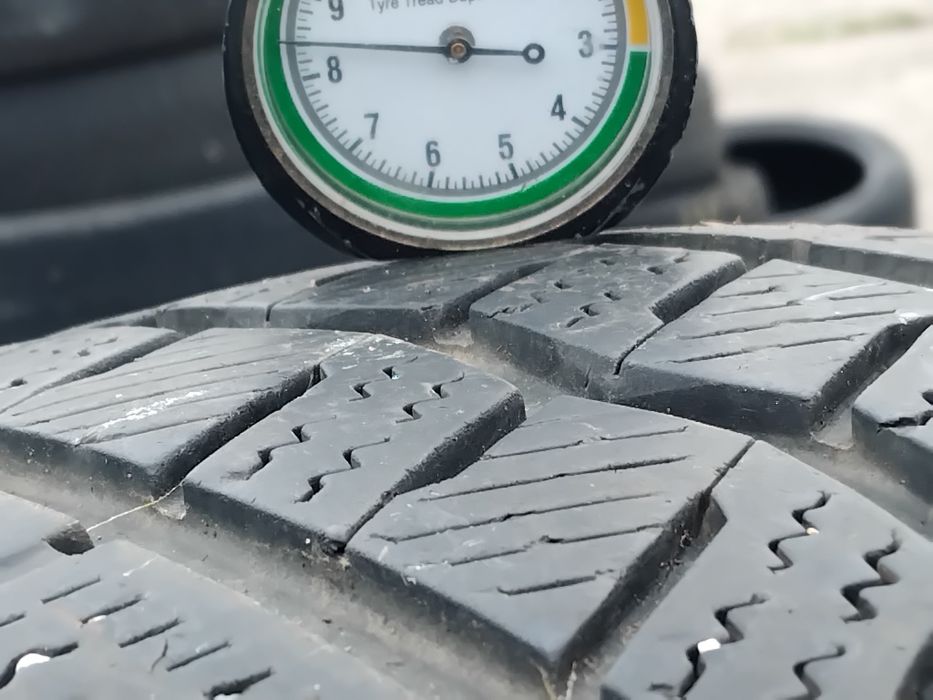 Бусови гуми 215 65 16 С Ц Ханкук Hankook.
Налични са 4 броя - нов внос. Не са нови! Посочената цена е за един брой гума. Без коментар на цената. 43 го