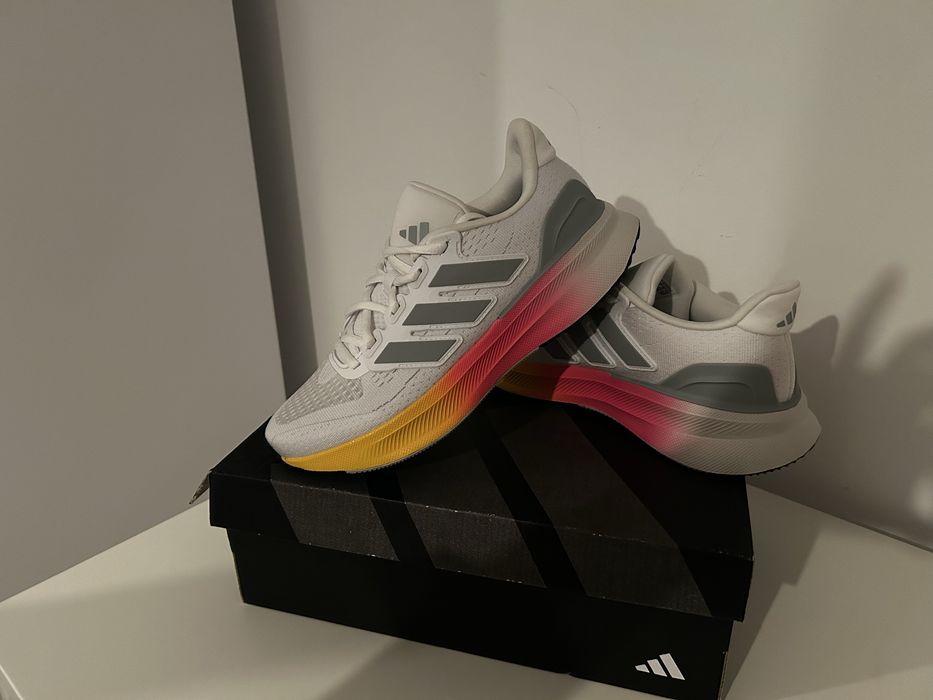 Adidasi de alergat - Adidas 39 1/3