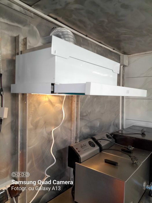 Fast food Mercedes mb 100