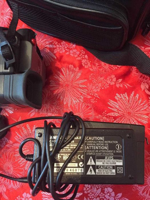 Продам видеокамеру " Samsung"Оригинал