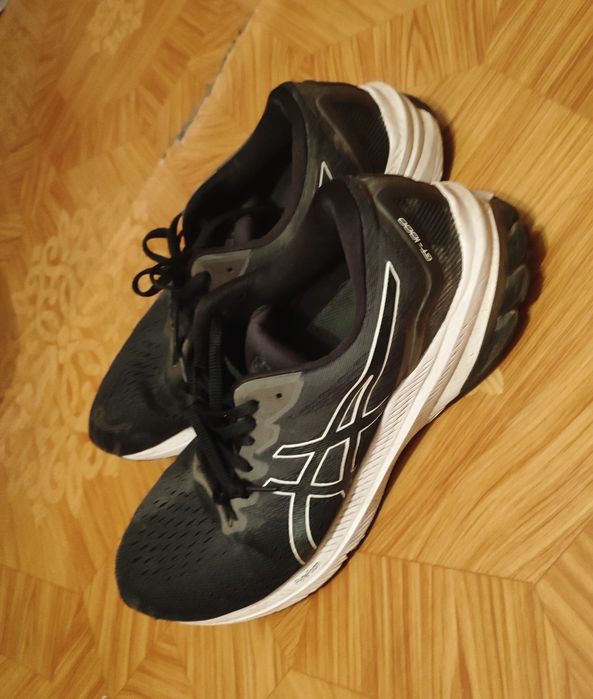 ASICS GT-1000 FlyteFoam – удобни ежедневни обувки