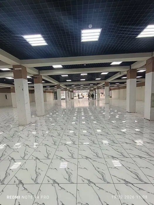 Аренда 900 м² — 1-я линия, готовый торговый зал под магазин,  салон,