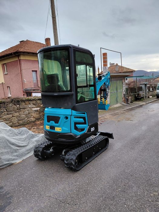 Чисто нов Мини багер (само на 10 ч.) + ХИДРАВЛИЧЕН ЧУК и 3 кофи