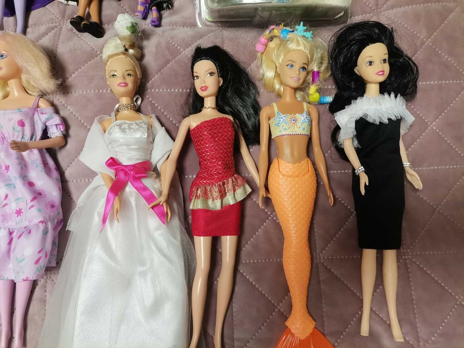 ОГРОМЕН ЛОТ!!! 17 кукли Барби, Лив и др. с над 30 бр аксесоа