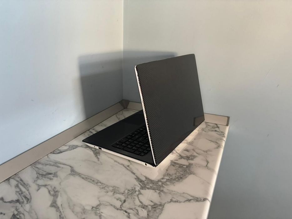 Продаю ноутбук Acer i3 7020U