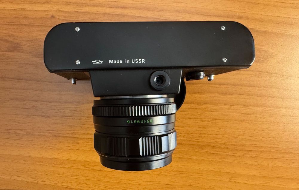 Продавам фотоапарат ZENIT 11 с обектив NELIOS-44M-4