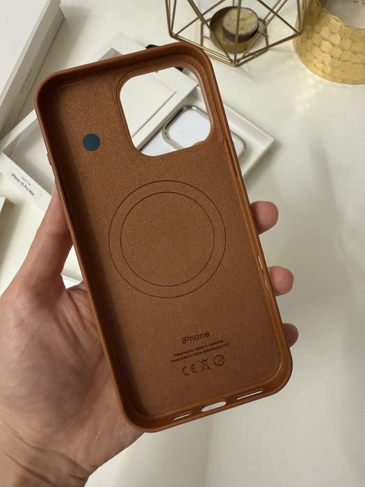 Чехол на iPhone 16 pro max, и 15 pro max