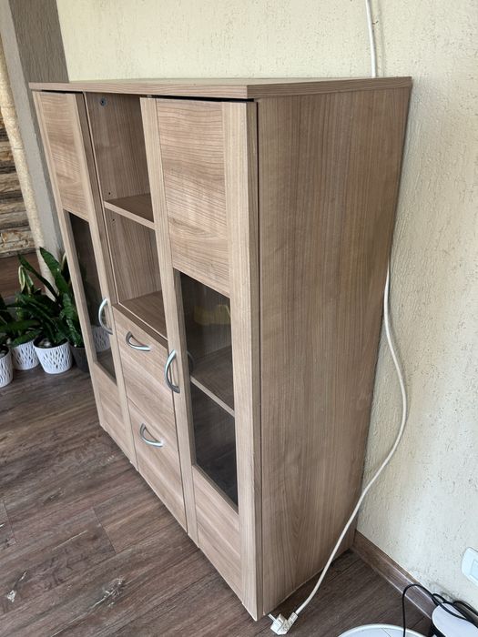 Dulap living cu vitrina