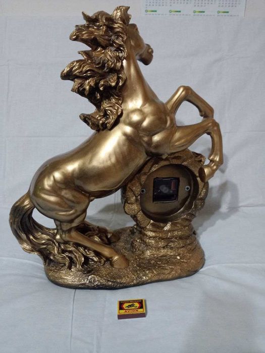 Статуэтка с часами - высота 55 см