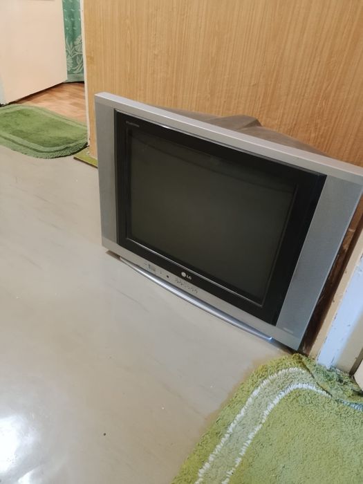 Телевизор LG в отличном состоянии