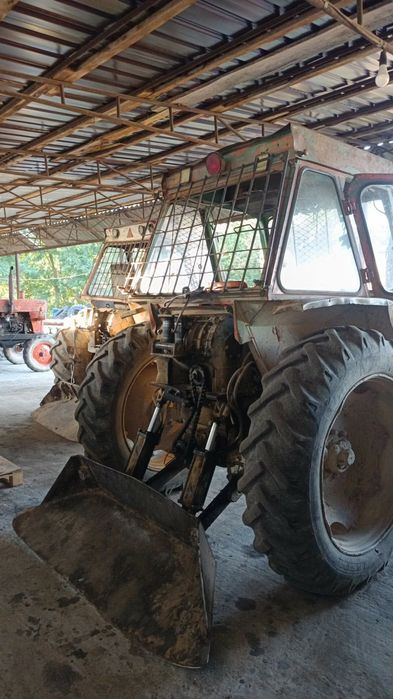 Vand 2 tractoare U651 forestier
