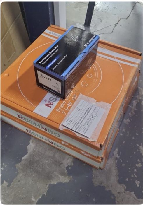 Комплект передних тормозов lexus is250