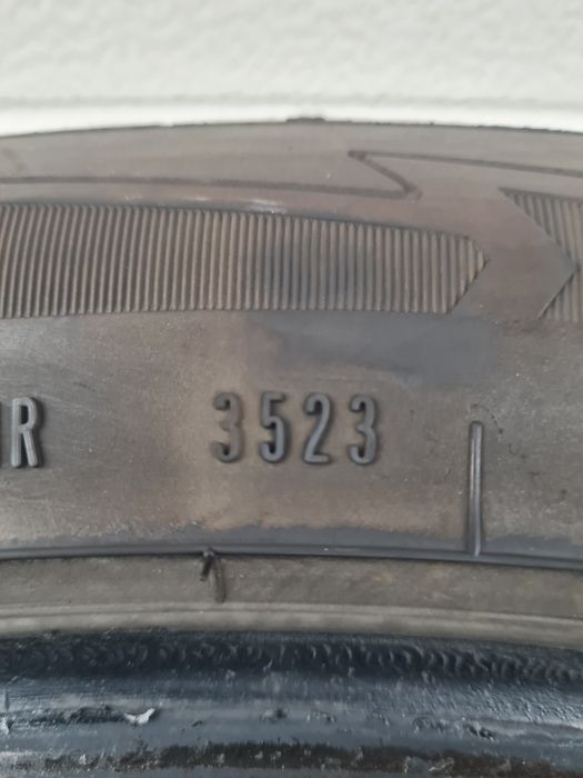 Зимни гуми 4 броя GOODYEAR UltraGrip 245 50 R19 дот 3523