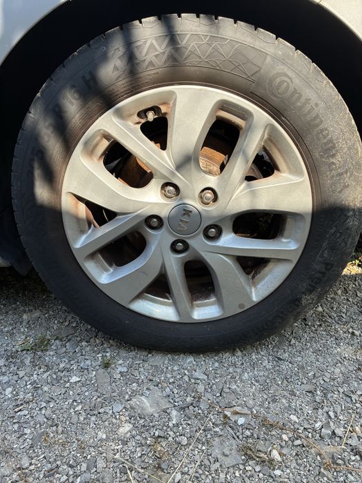 Джанти с гуми 16 Kia Carens