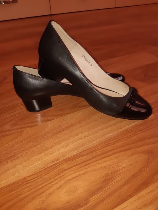 Продаются туфли демисезонные