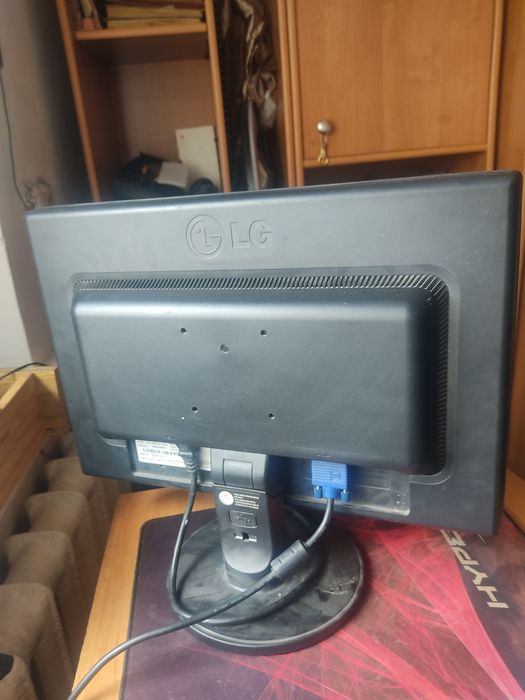 продам два монитора