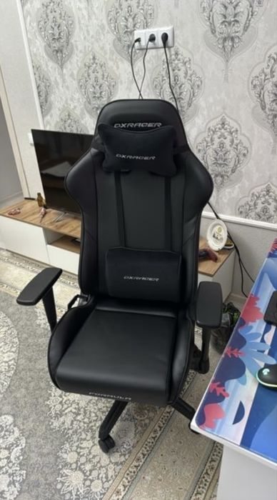 Игровое кресло dxracer