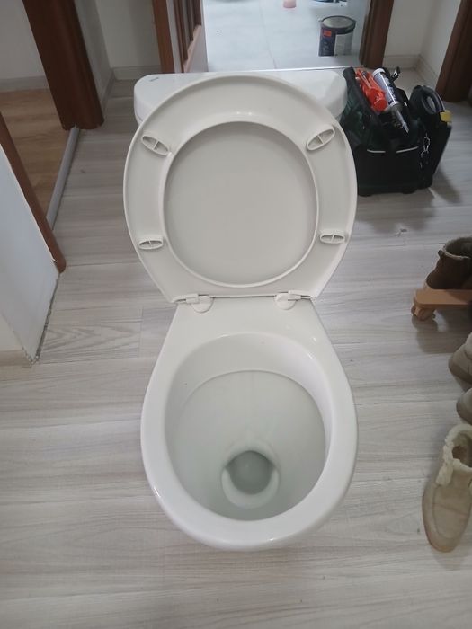 Унитаз в отличном состояние