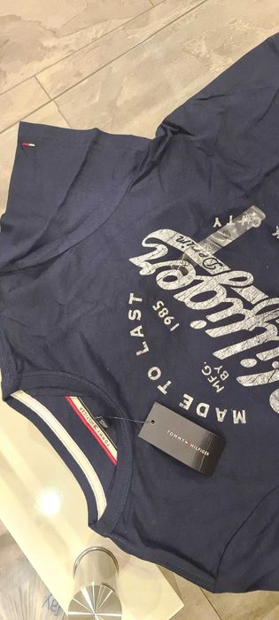 Tricou TOMMY HILFIGER, original nou cu eticheta, marime XS