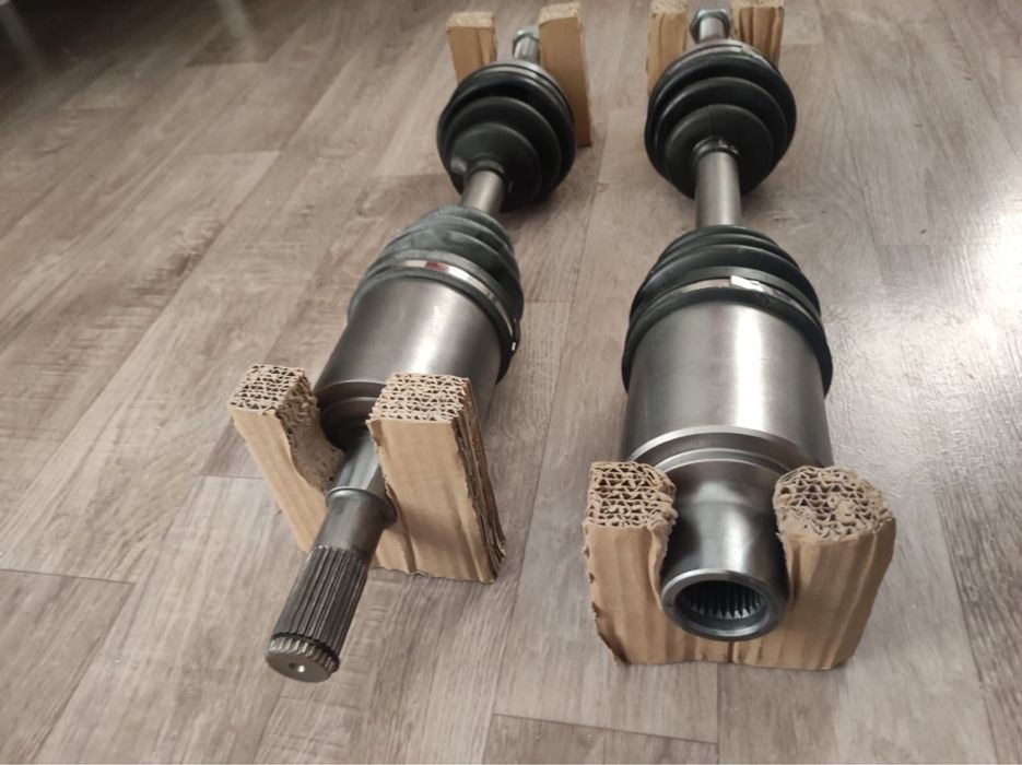 Продам новые передние привода