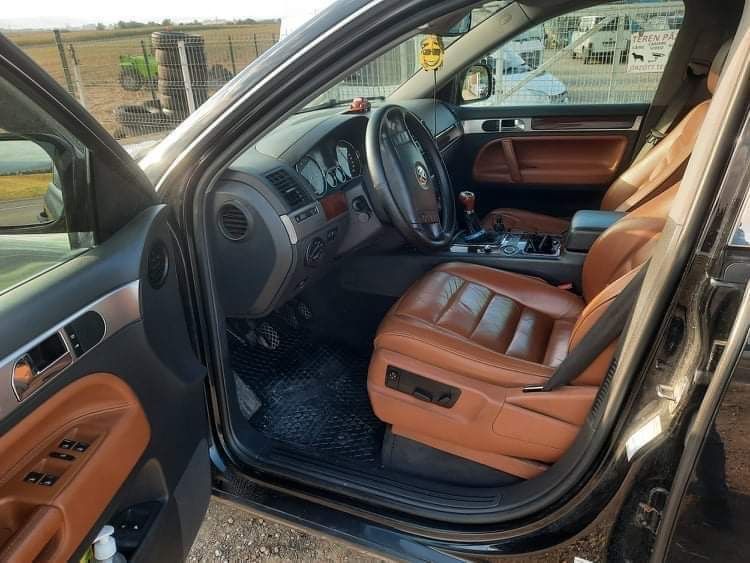 Piese touareg 7L an 2006 motor impecabil 2.5 tdi BAC.fata completa
